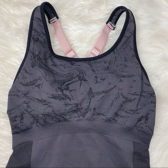Fabletics Eliza Seamless Tank - Picture 6 of 8